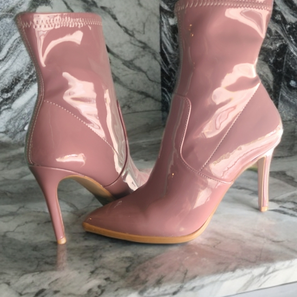 Steve Madden Pink Heeled Boots with Glossy Finish